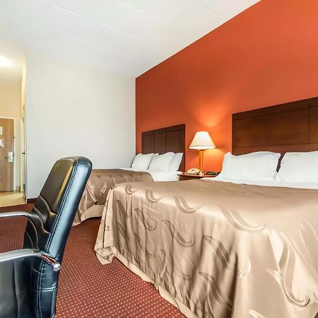 לורנסבורג Quality Inn & Suites מראה חיצוני תמונה