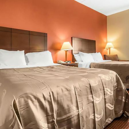 לורנסבורג Quality Inn & Suites מראה חיצוני תמונה