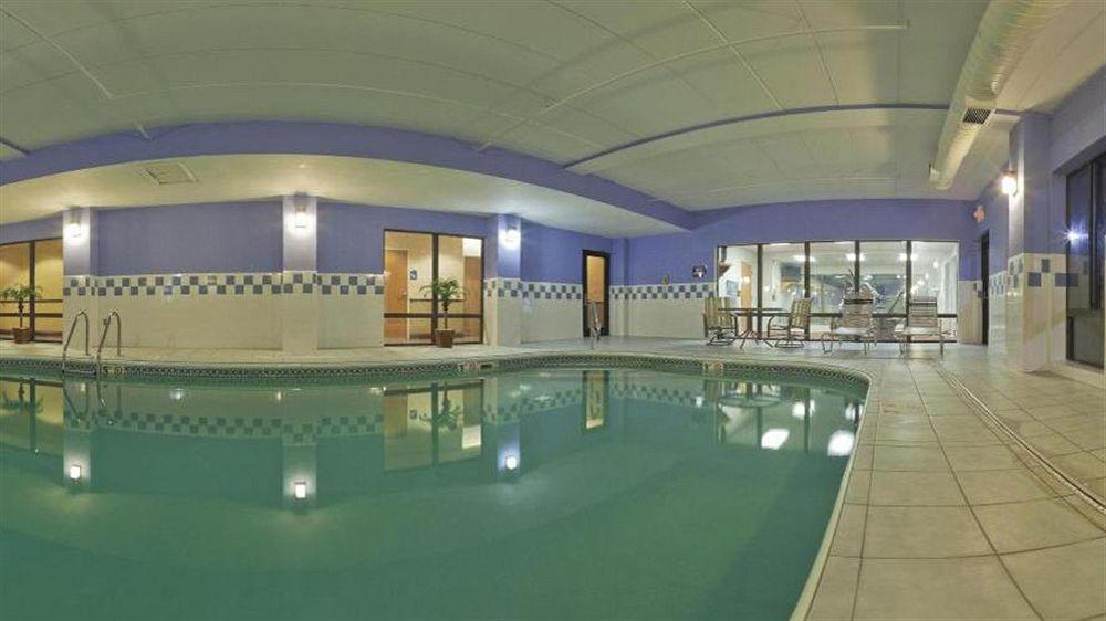 לורנסבורג Quality Inn & Suites מראה חיצוני תמונה