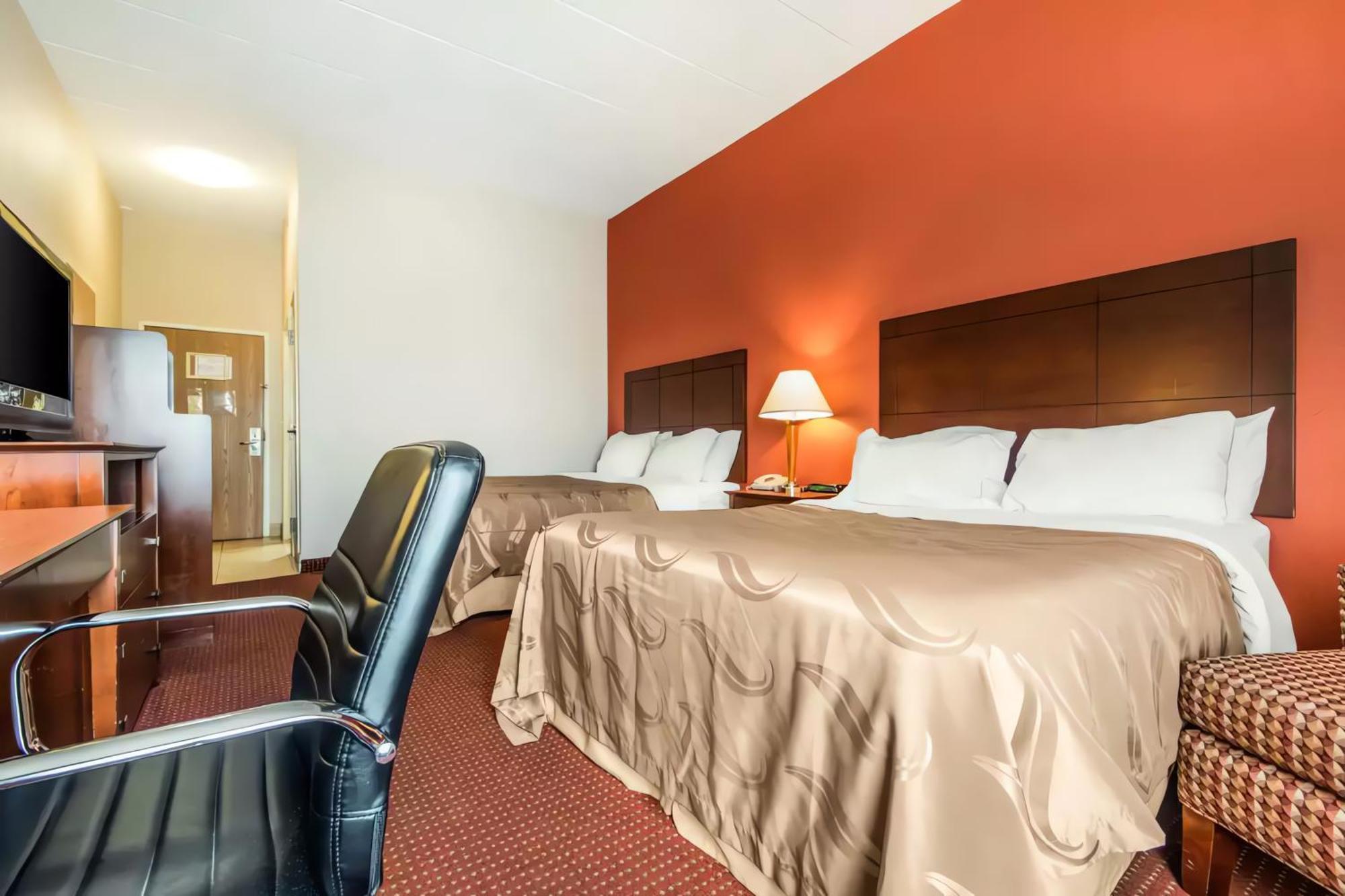 לורנסבורג Quality Inn & Suites מראה חיצוני תמונה