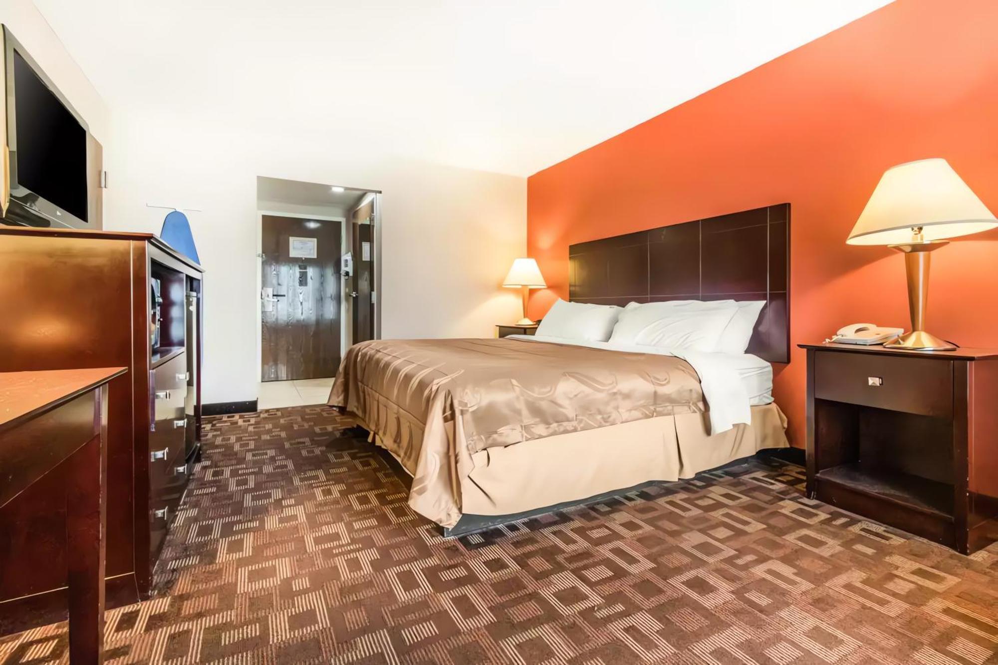 לורנסבורג Quality Inn & Suites מראה חיצוני תמונה