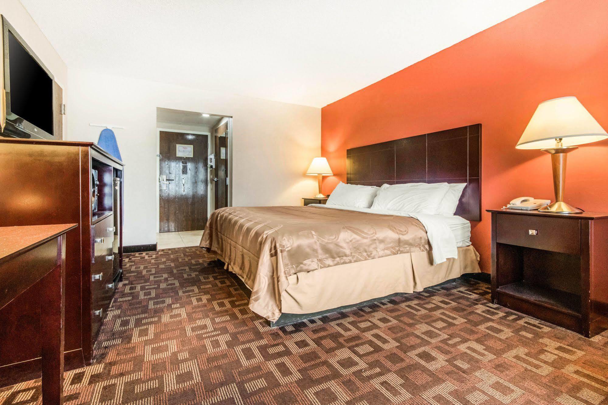 לורנסבורג Quality Inn & Suites מראה חיצוני תמונה