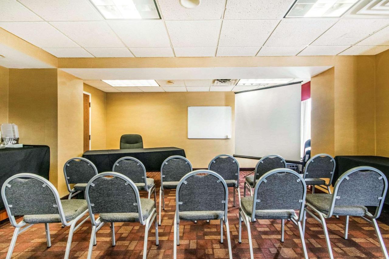 לורנסבורג Quality Inn & Suites מראה חיצוני תמונה