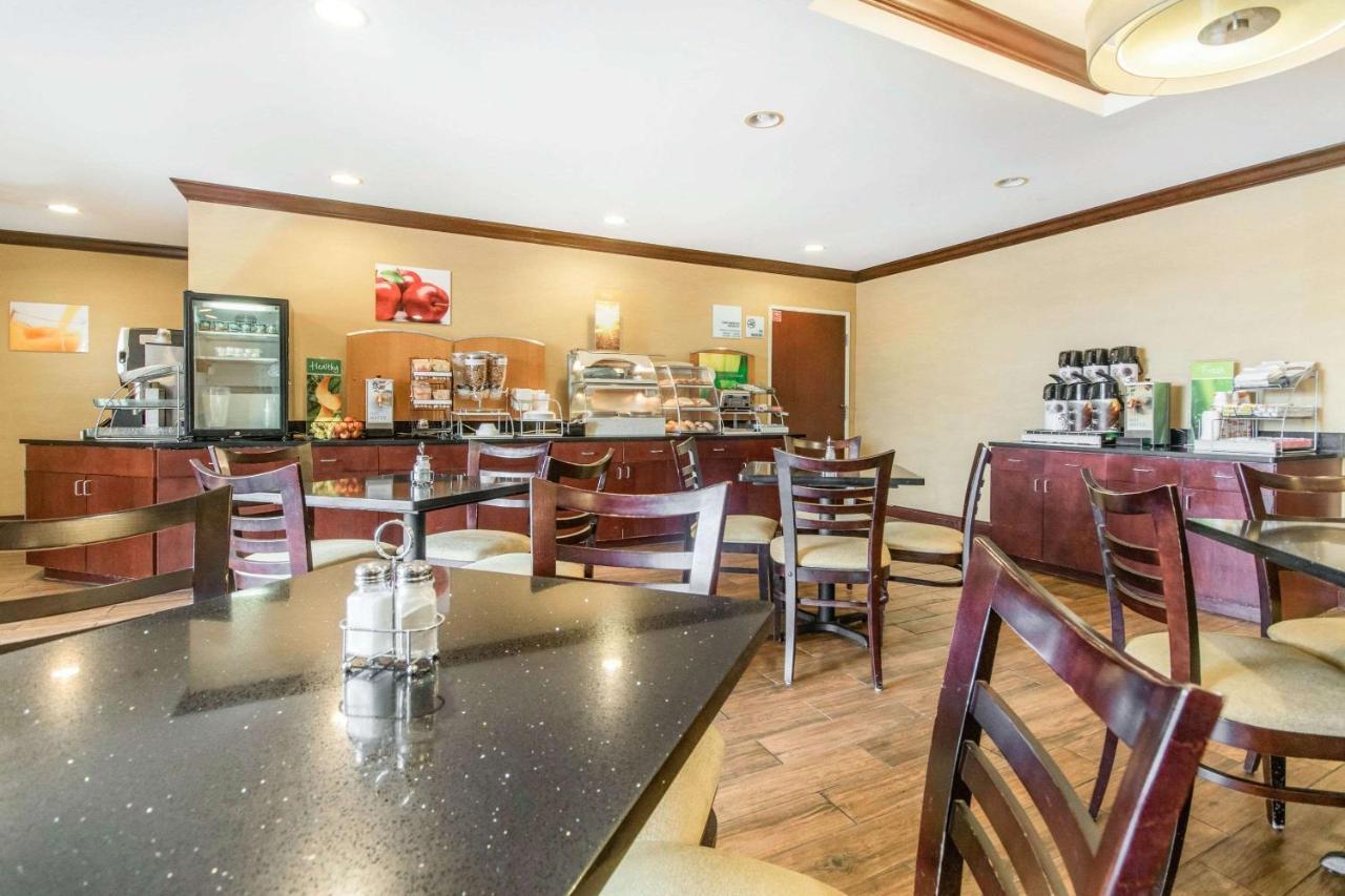 לורנסבורג Quality Inn & Suites מראה חיצוני תמונה